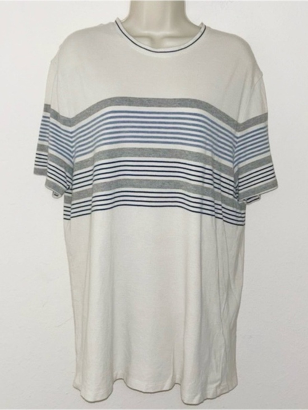 Express Short-Sleeve Crewneck Tee in Cream with Gray and Blue Stripes